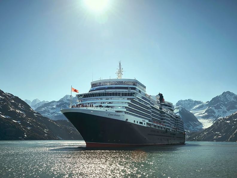 Queen Elizabeth 2010 grootte iets meer dan 2000 passagiers